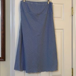 Strapless maternity dress